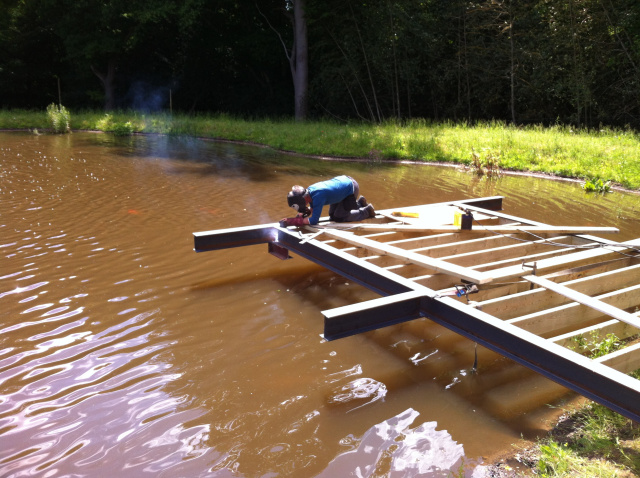 Building a suspended jetty on a private lake in London 